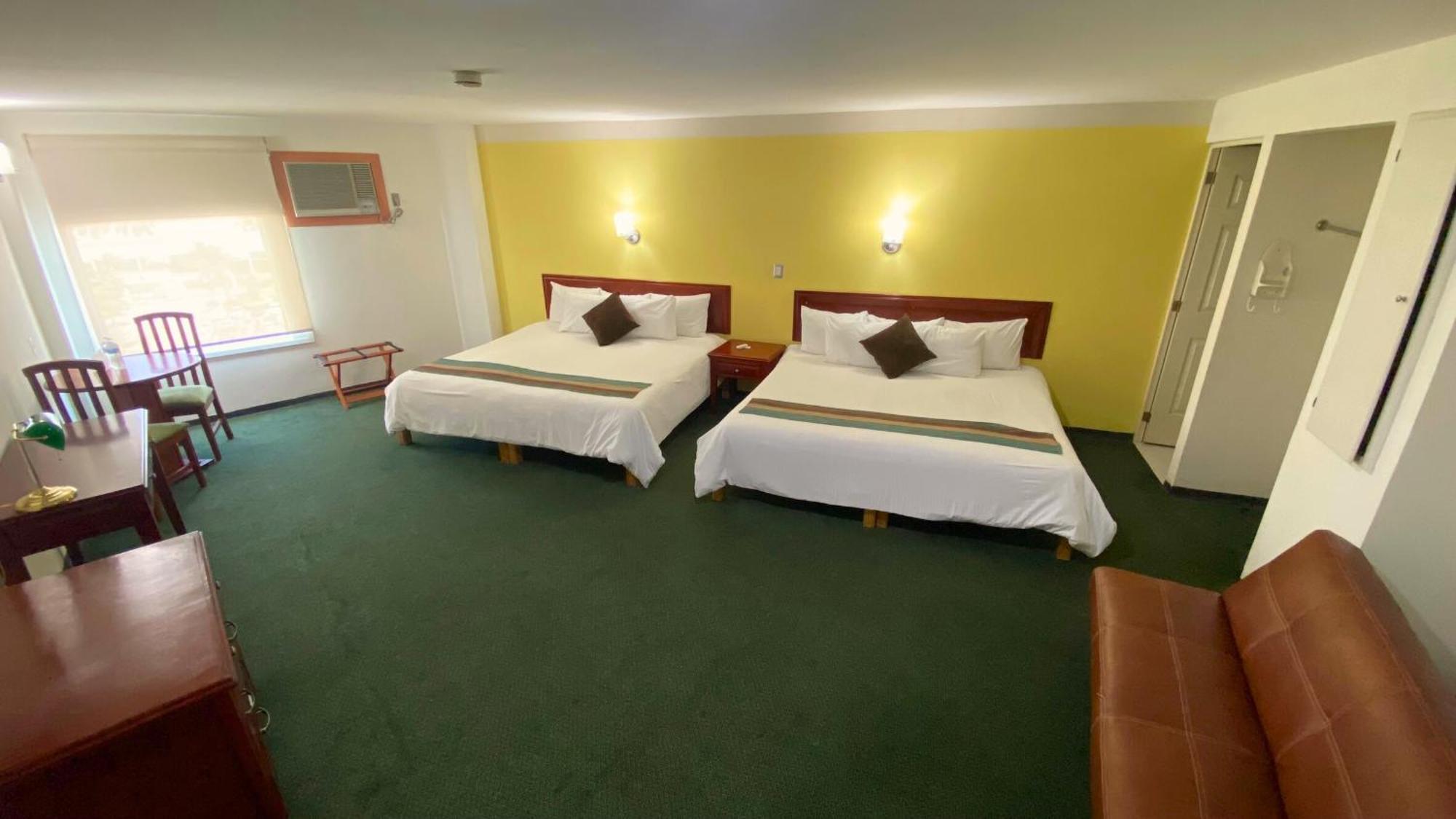 Enterprise Poliforum Hotel 4*
