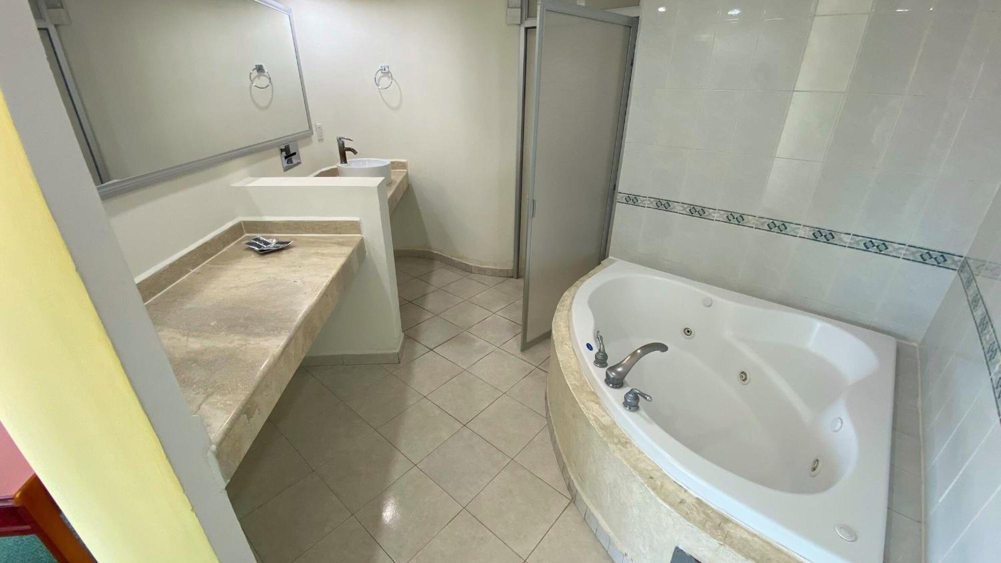 Hotel Enterprise Poliforum 4*