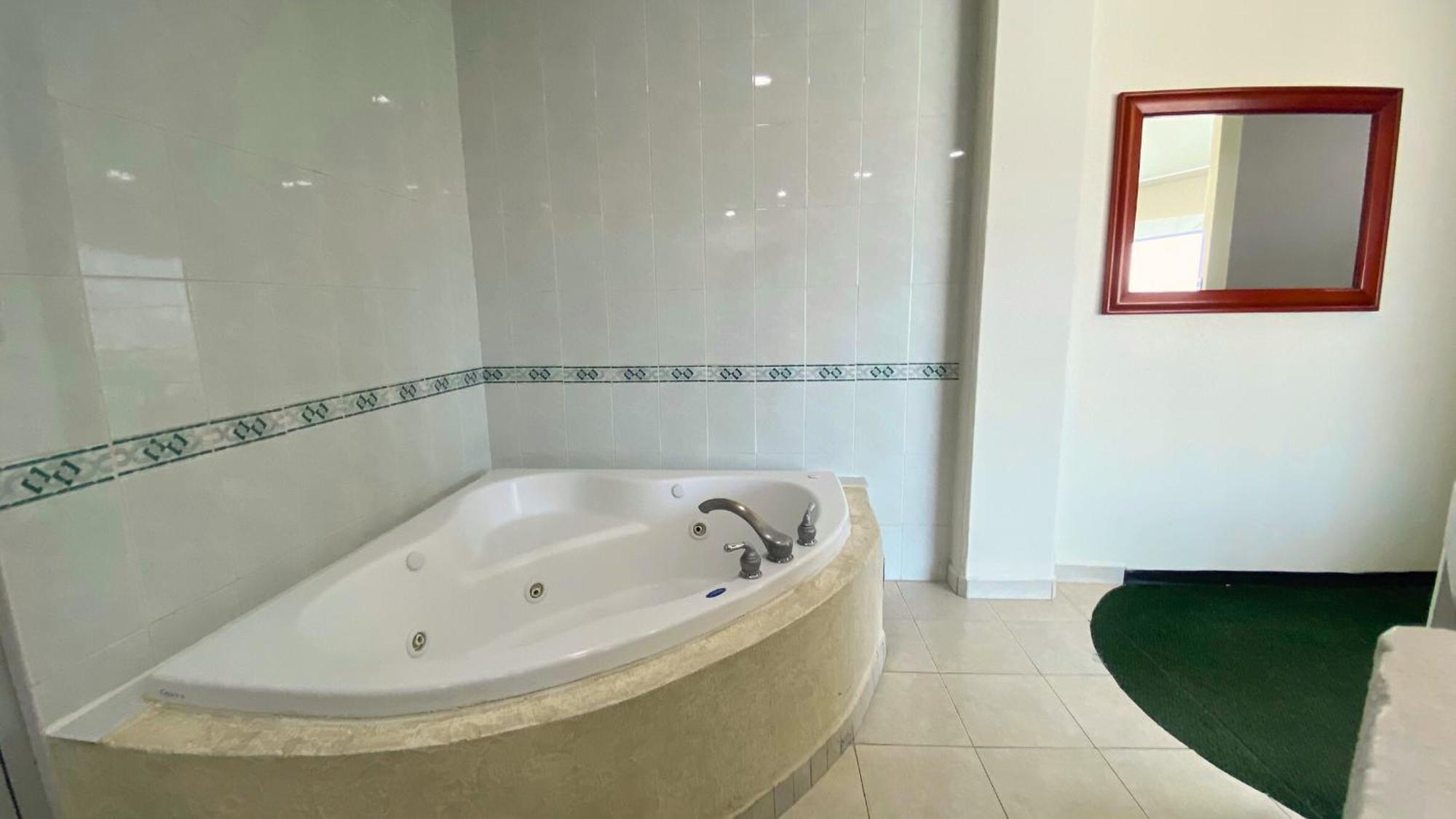 Enterprise Poliforum Hotel 4*